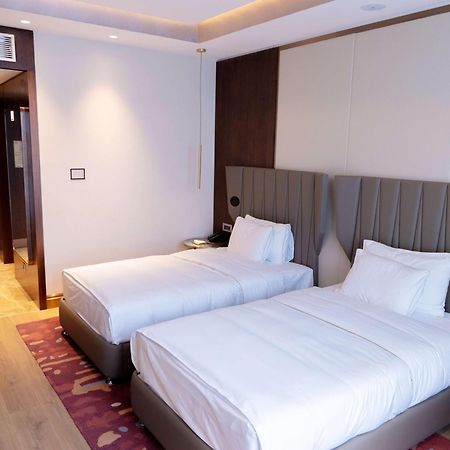 Hilton Samarkand Regency Buitenkant foto