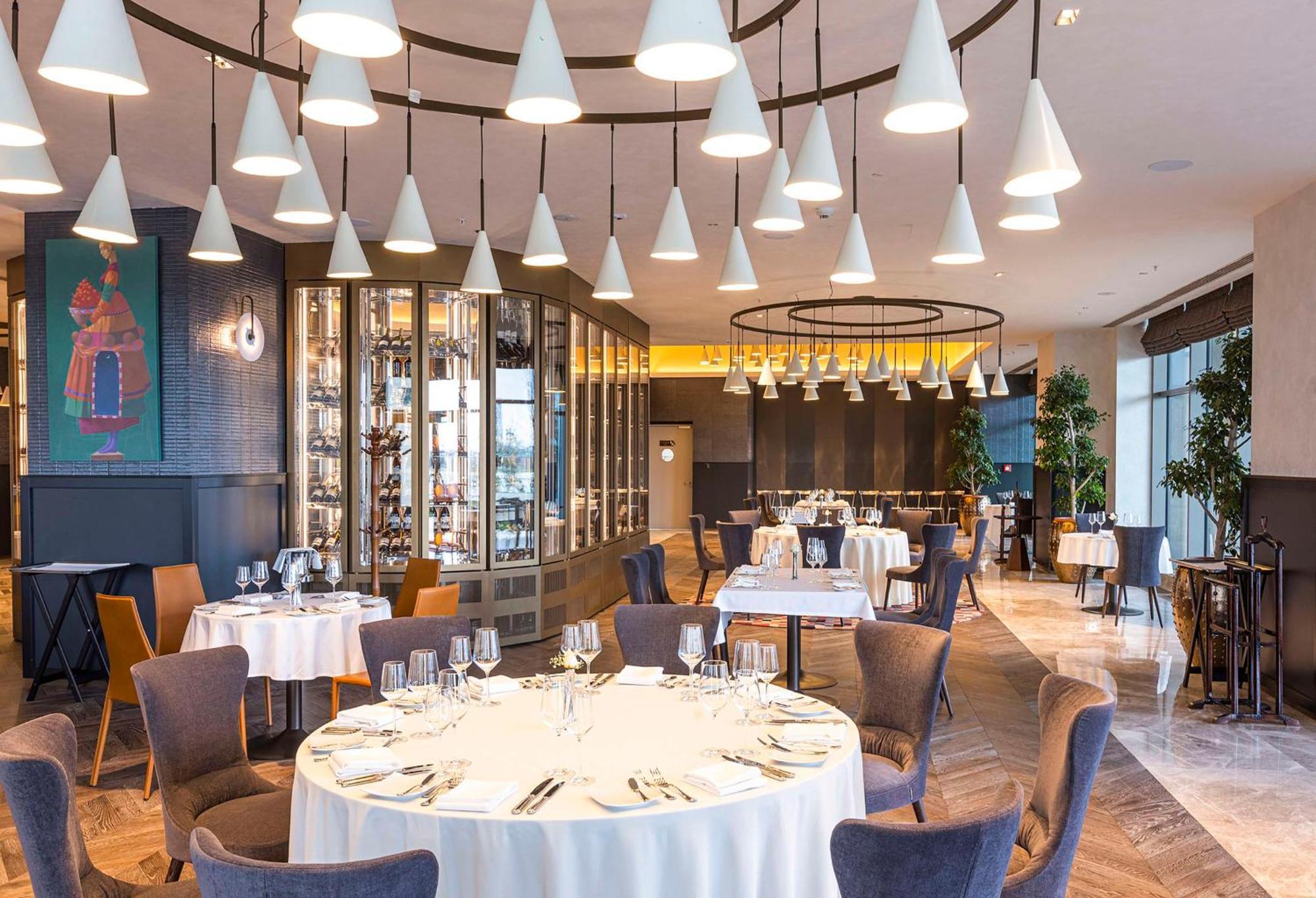 Hilton Samarkand Regency Buitenkant foto