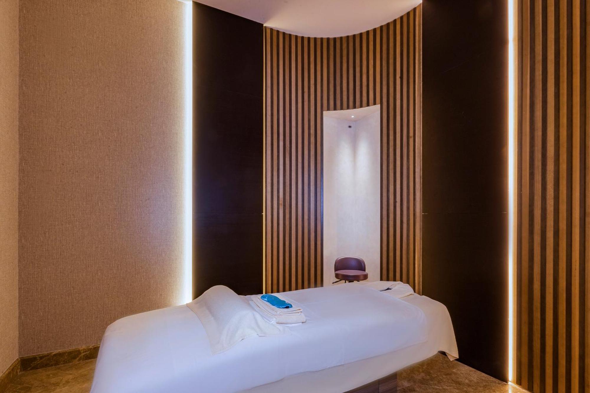 Hilton Samarkand Regency Buitenkant foto